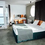 & Konference Hotell 4*