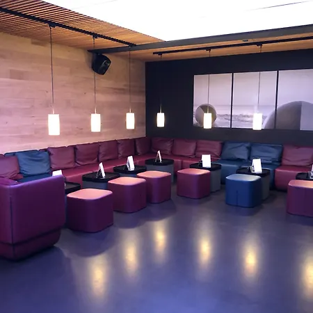 & Konference 4*